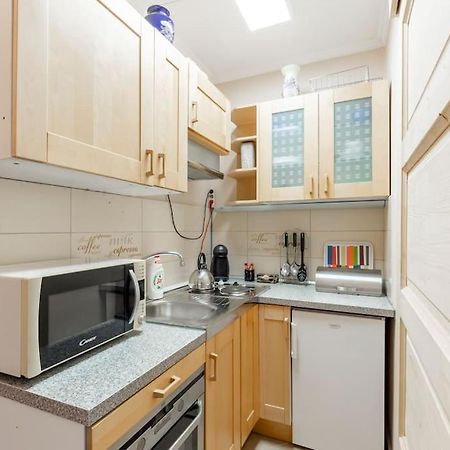 Lovely 1 Bedroom Flat - Gazdagret Budapest Ngoại thất bức ảnh