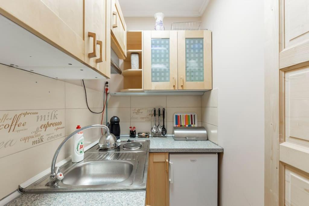 Lovely 1 Bedroom Flat - Gazdagret Budapest Ngoại thất bức ảnh