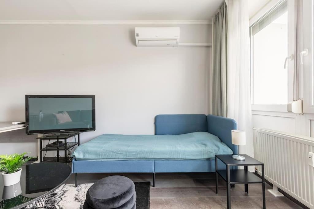 Lovely 1 Bedroom Flat - Gazdagret Budapest Ngoại thất bức ảnh