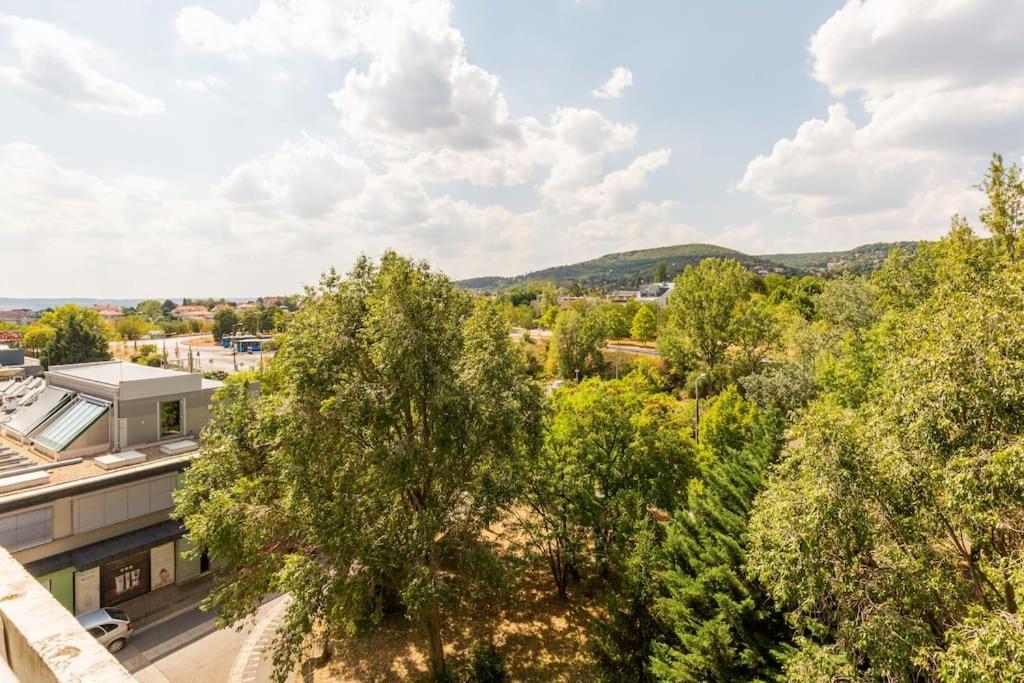 Lovely 1 Bedroom Flat - Gazdagret Budapest Ngoại thất bức ảnh