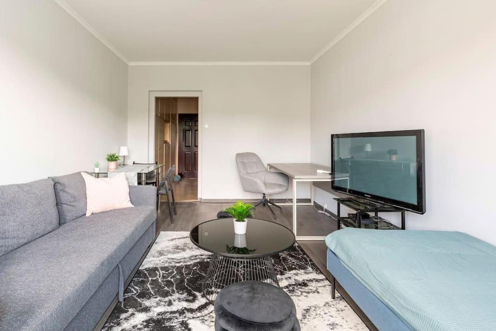 Lovely 1 Bedroom Flat - Gazdagret Budapest Ngoại thất bức ảnh