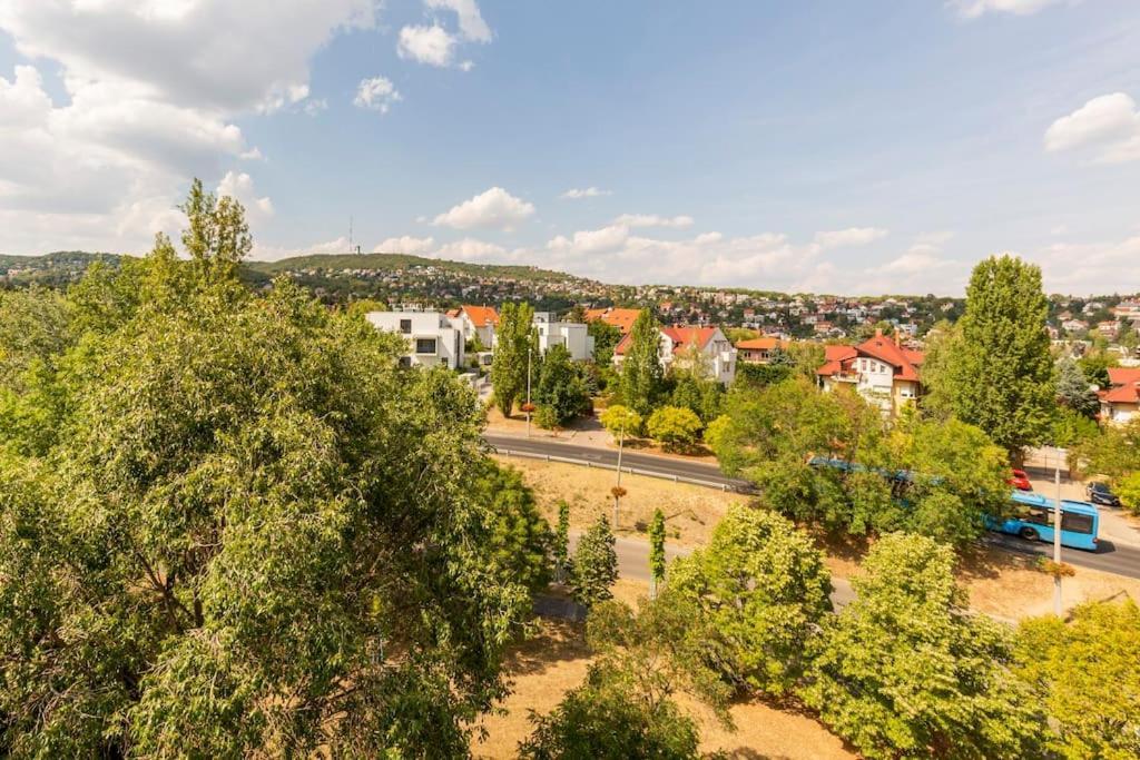 Lovely 1 Bedroom Flat - Gazdagret Budapest Ngoại thất bức ảnh