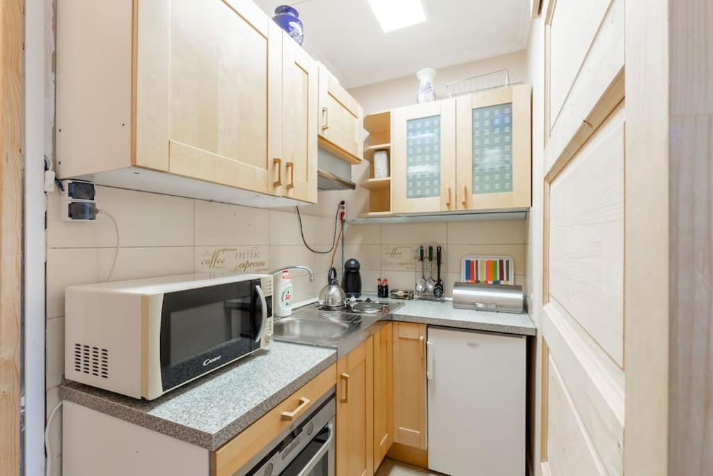 Lovely 1 Bedroom Flat - Gazdagret Budapest Ngoại thất bức ảnh
